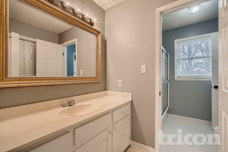 Building Photo - 150 Tanglewood Dr