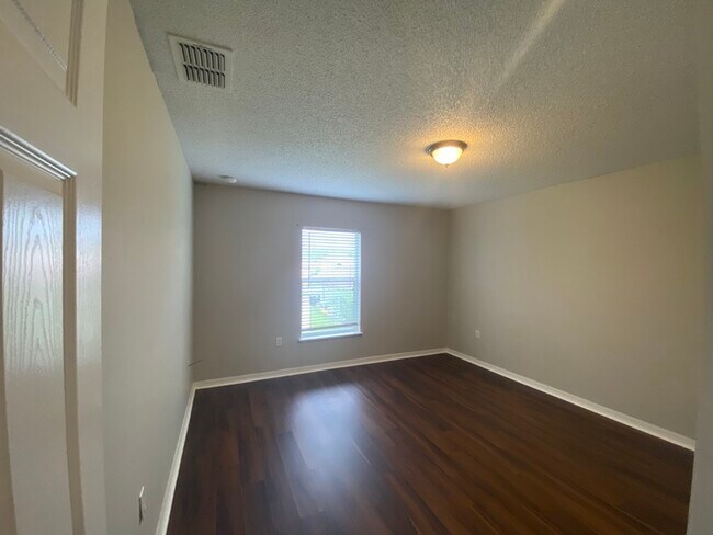 Building Photo - 4821 Preserve Blvd