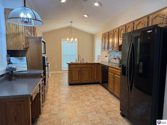 Building Photo - 608 Birch Dr.