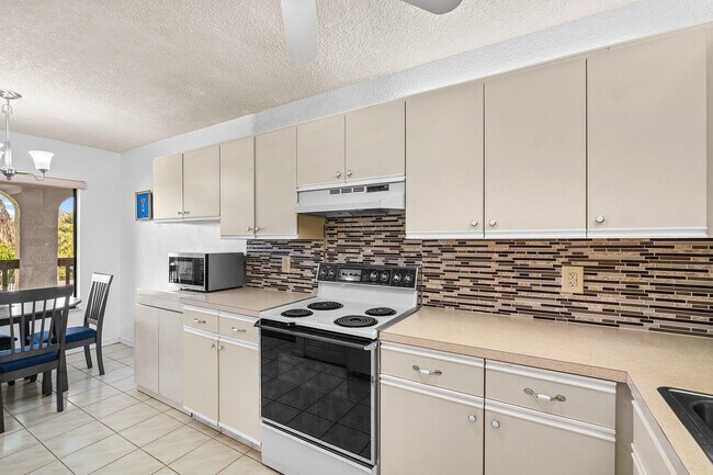 Building Photo - 10110 Cedar Point Blvd