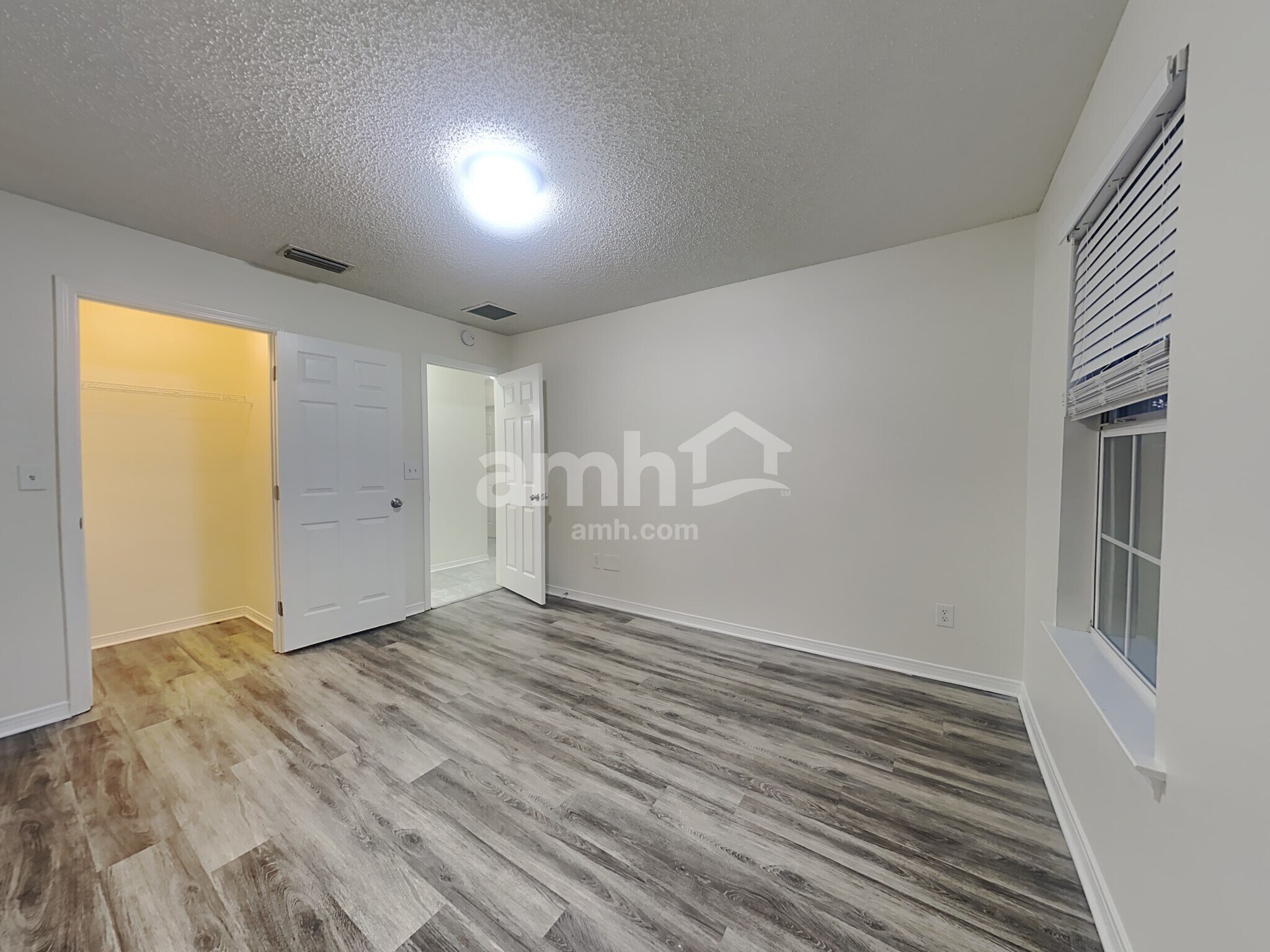 Building Photo - 2326 Creekfront Dr
