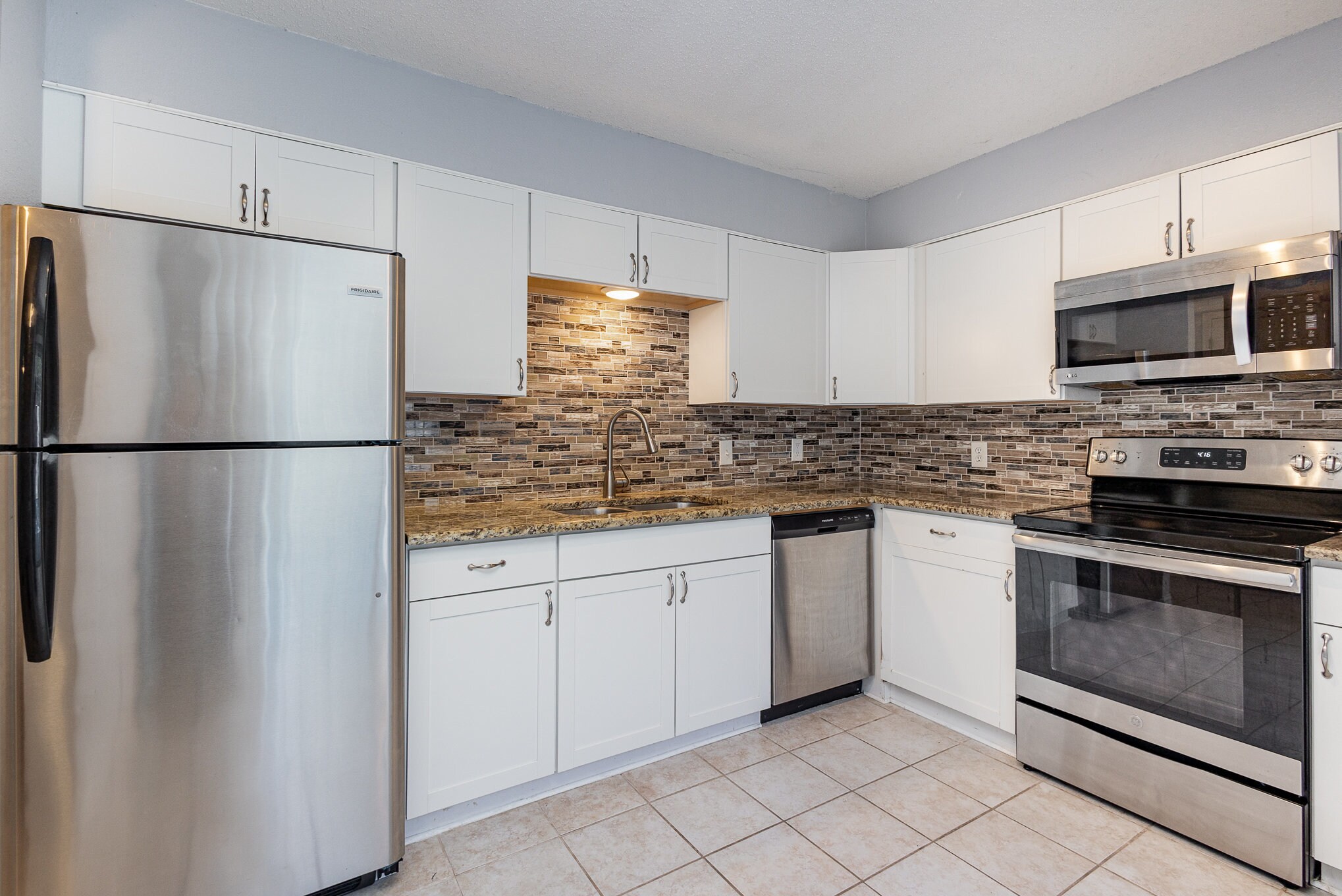 Building Photo - 4665 Country Creek Dr