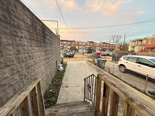 Building Photo - Beautiful three - Bedroom Home In Baltimore