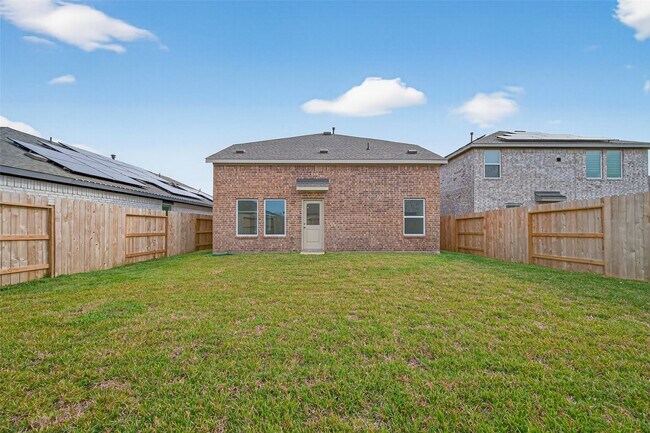 Building Photo - 3025 Fantasy Ter Dr