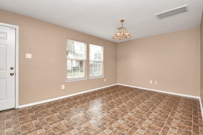 Building Photo - 6329 Settlers Square Ln