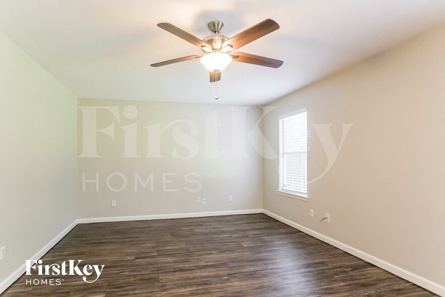 Building Photo - 1910 Emerald Pathway Dr