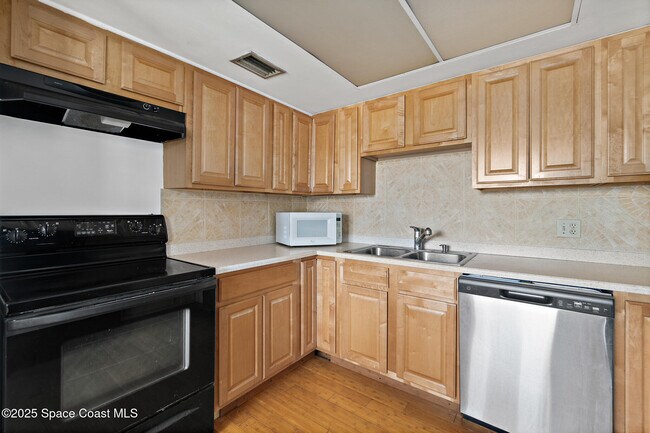 Building Photo - 291 Cape Shores Cir