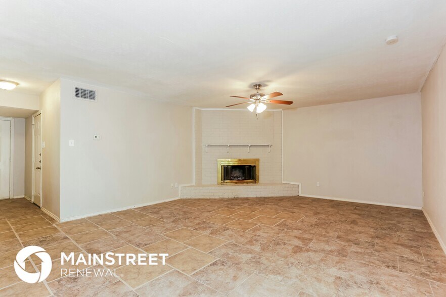 Building Photo - 817 Sandalwood Ln