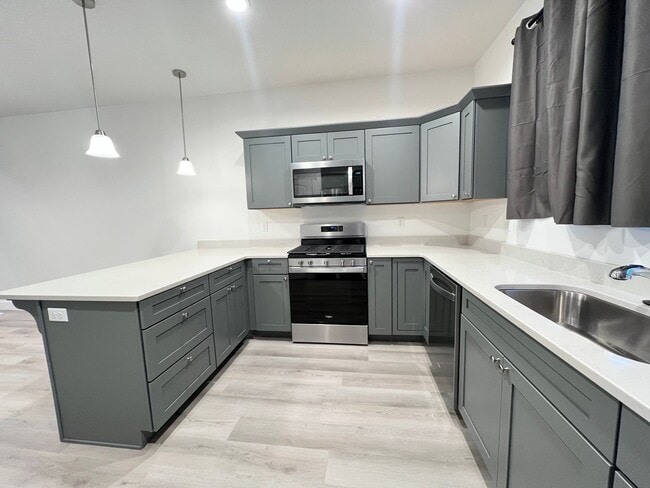 Building Photo - 3 Bed/2.5 Bath Townhome in Lehi