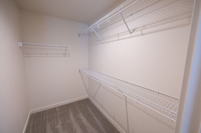 Building Photo - Three Bedroom Home in Ridgefield