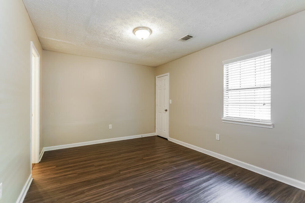 Building Photo - 8373 Warren Dr