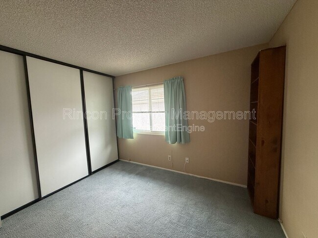 Building Photo - 6033 Tahoe Pl