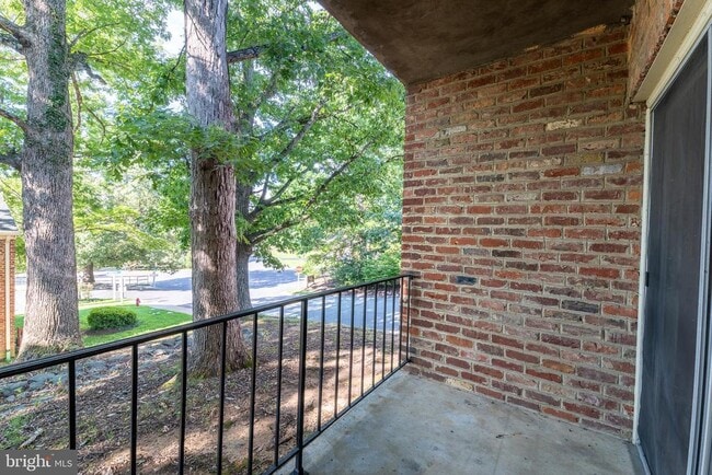 Building Photo - 2417 Barracks Pl