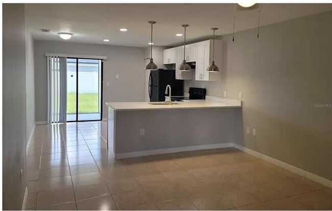 Building Photo - 781 Squirrel Ct