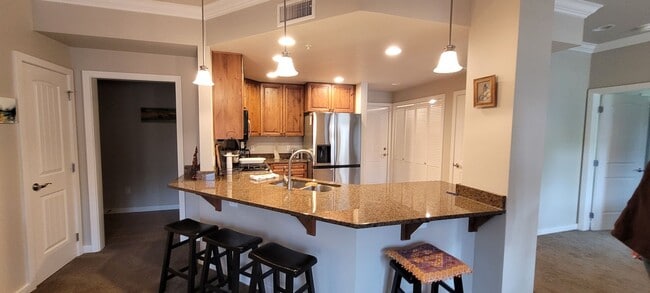 Building Photo - Monterra 2 bedroom 2 Bath on Main level