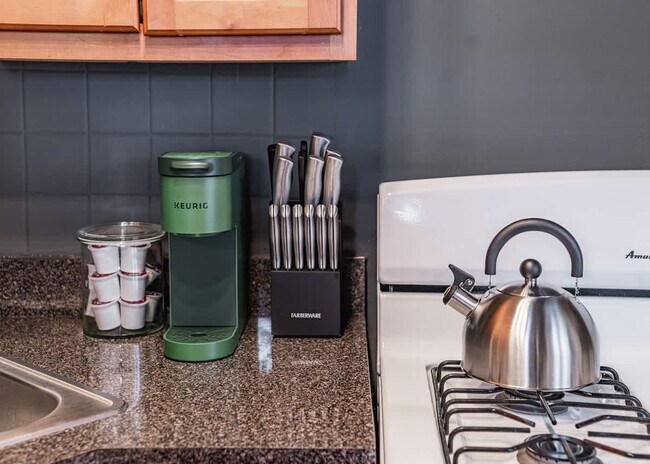 Building Photo - 3551 N Janssen Ave