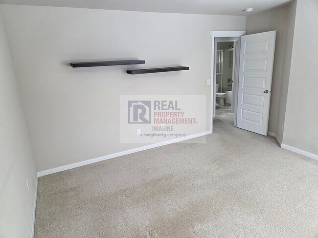 Building Photo - Modern 3 Bedroom, 2.5 Bath Home In Quiet Community!