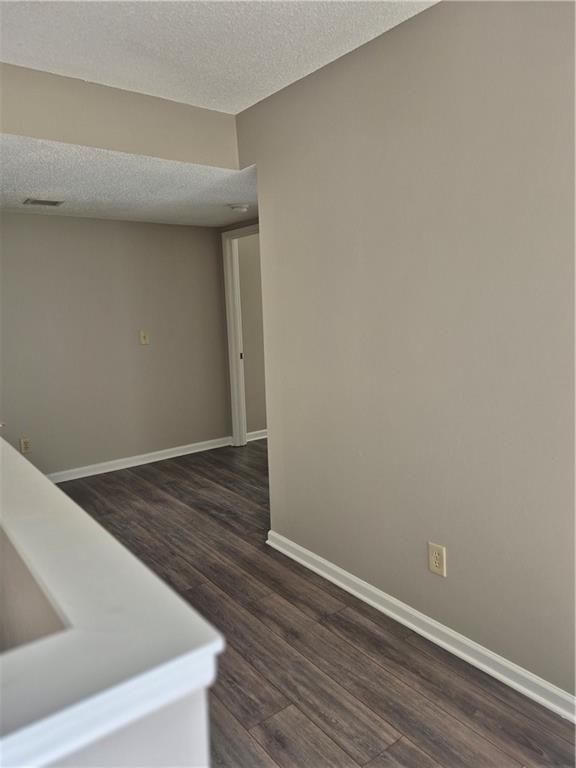 Building Photo - 37 Rumson Ct