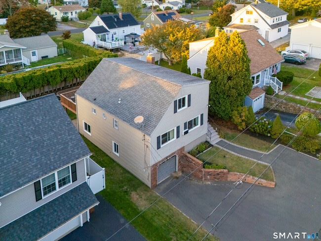Building Photo - 67 Beecher Ave