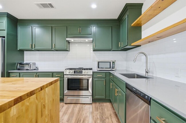 Building Photo - 2903 Pecan Cir