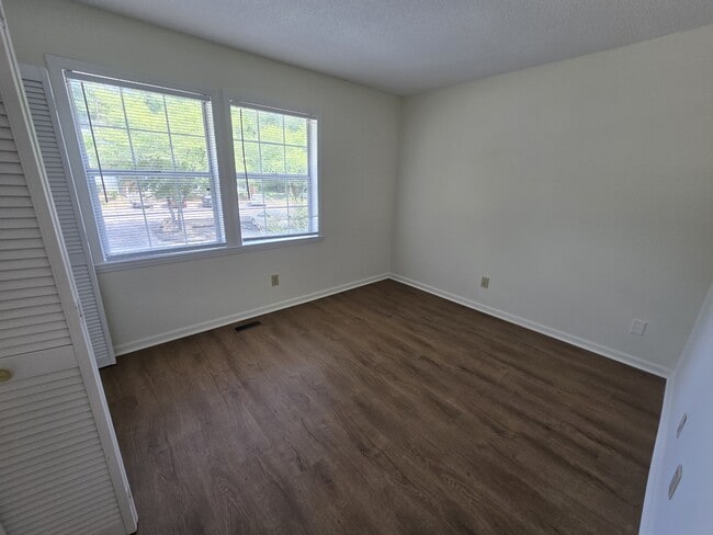 Building Photo - 118 Chaucer Ct
