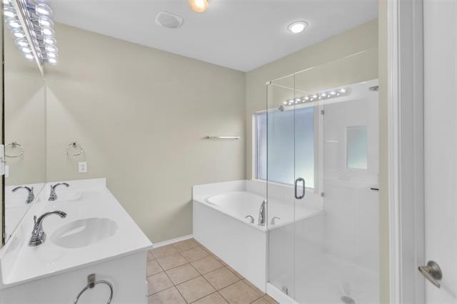 Building Photo - 832 Pebblecreek Dr