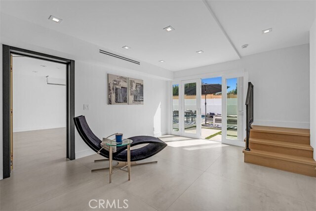 Building Photo - 430 W Kenneth Rd