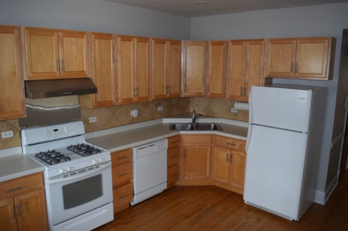 Building Photo - 3018 S Union Ave