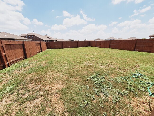 Building Photo - 124 Peruvian Ln