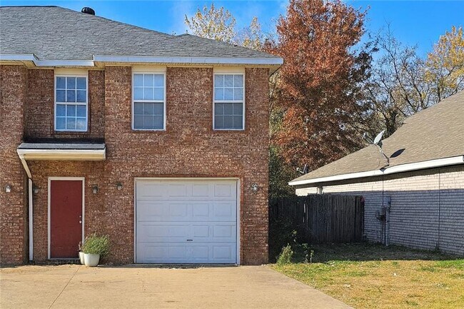 Building Photo - 4111 SW Shadowrock Pl