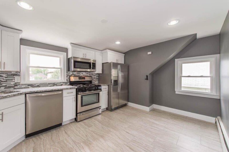 Primary Photo - 160 Hartman Ave