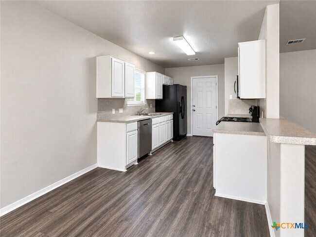 Building Photo - 3610 Del Mar Ct