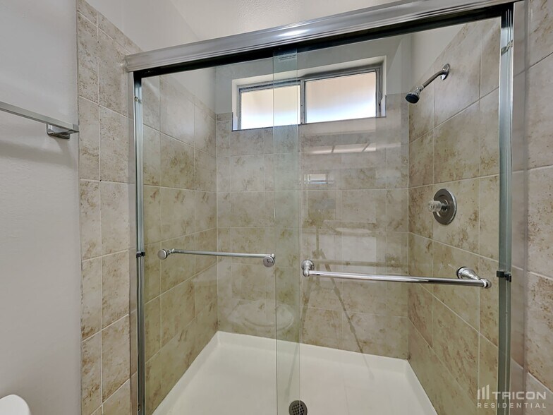 Building Photo - 119 Catalpa Ln