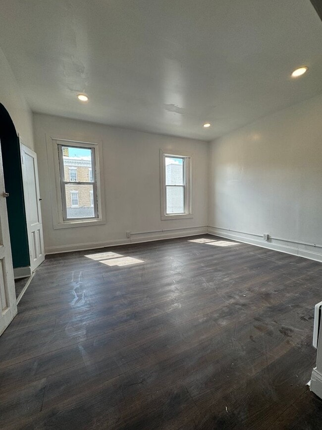 Building Photo - 4133 Pennsgrove St