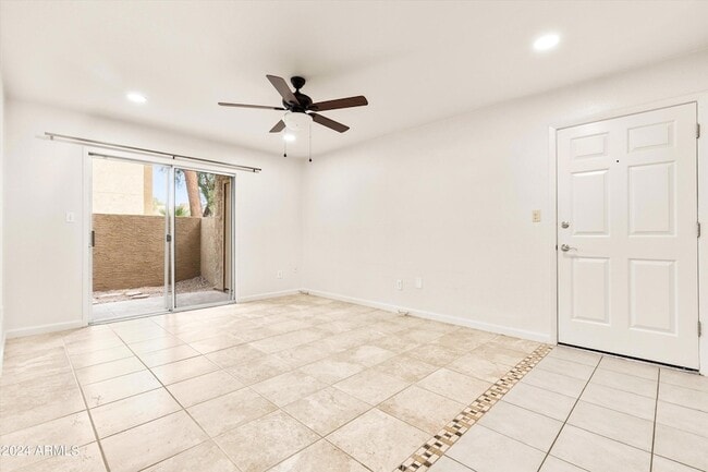 Building Photo - 5877 N Granite Reef Rd