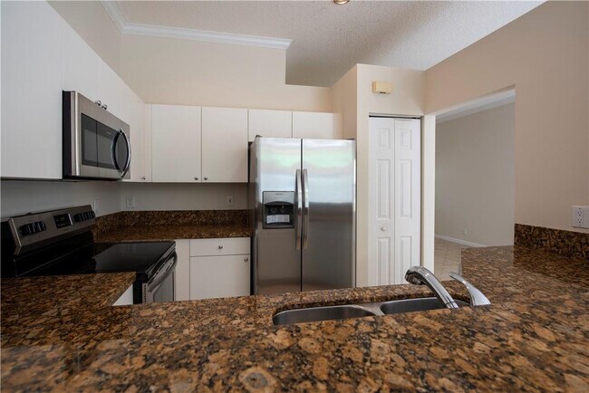 Building Photo - 4015 Palm Pl