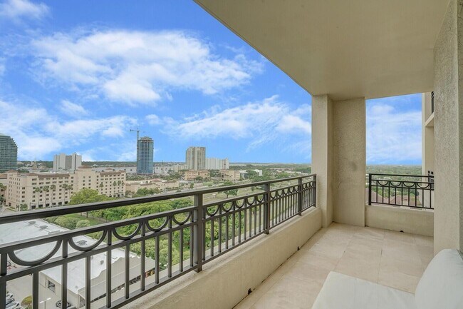 Building Photo - 550 Okeechobee Blvd