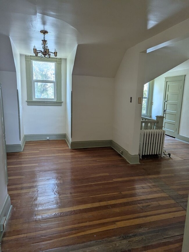 Building Photo - 109 Sherman St