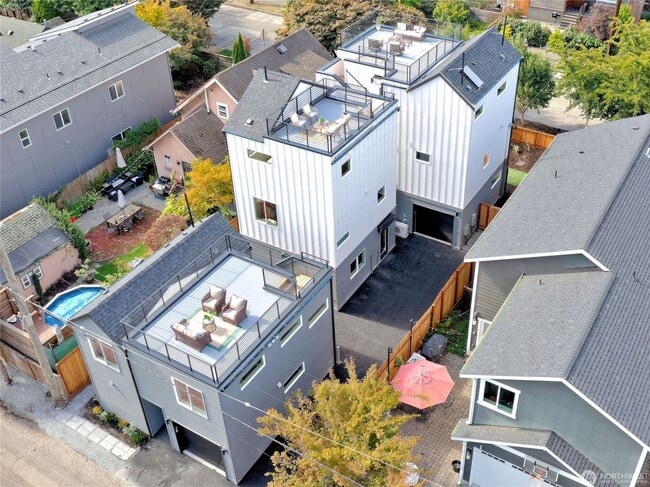 Building Photo - 6918 Flora Ave S