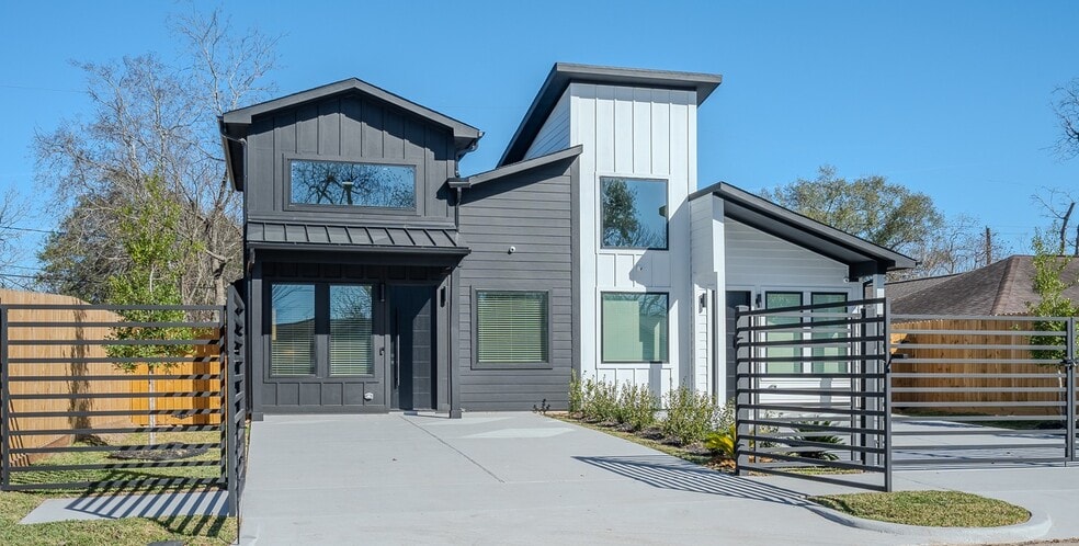 Building Photo - 5029 Van Fleet St