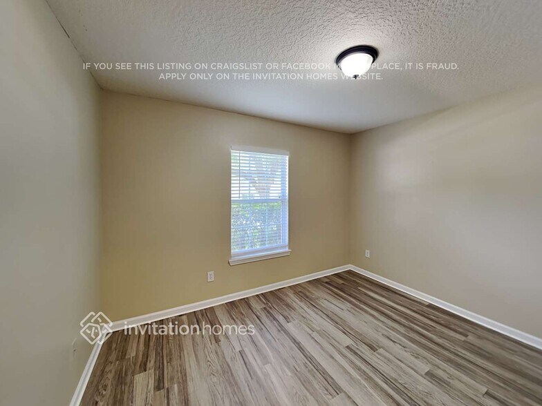 Building Photo - 3741 Timberline Dr