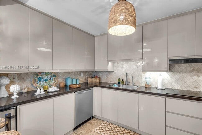 Building Photo - 55 Ocean Ln Dr