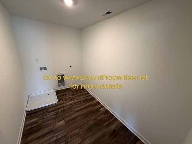Building Photo - Single Family