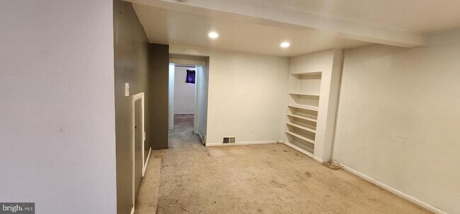 Building Photo - 300 Maiden Choice Ln
