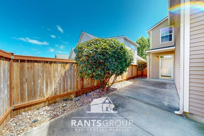Building Photo - Spacious 3-Bedroom Home on a Corner Lot in...