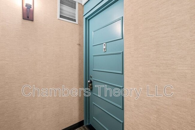 Building Photo - 309 Yoakum Pkwy