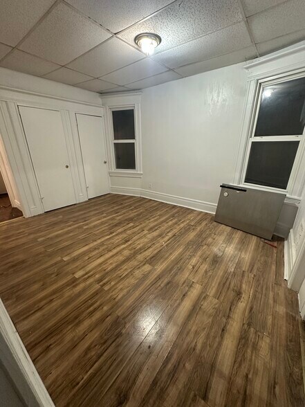 Building Photo - 96 N Essex Ave