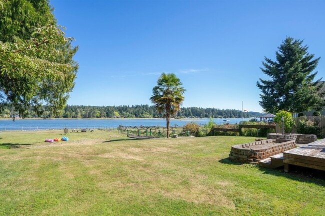 Building Photo - SHORT TERM LEASES! 1-6 months - 3-Bedroom ...