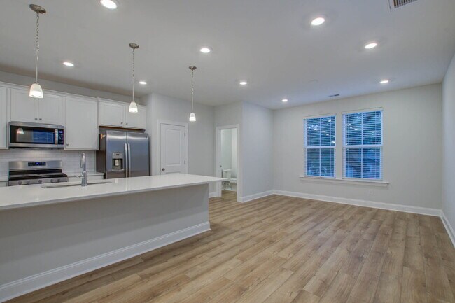 Building Photo - 1237 Tice Ln