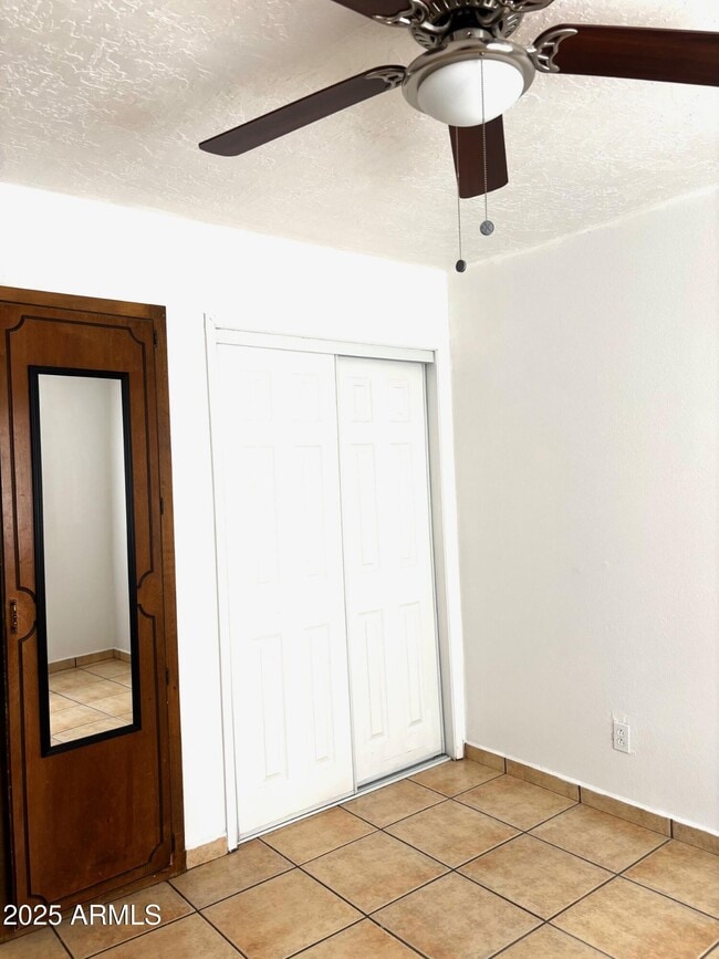 Building Photo - 2135 Hohokam Dr